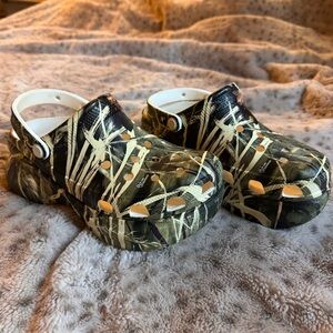 The OG Camo platform CROCS